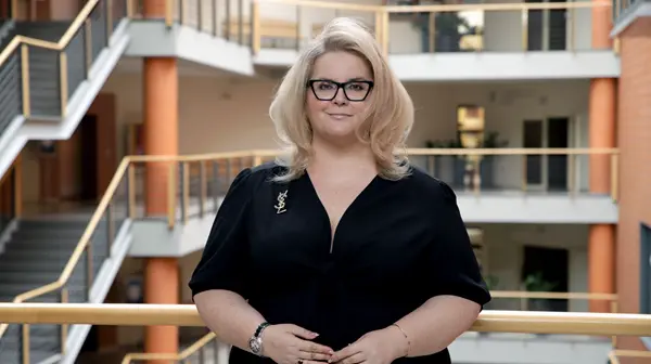 Walentynki w erze nowych mediów. Miłość między emocją, algorytmem a rynkiem 